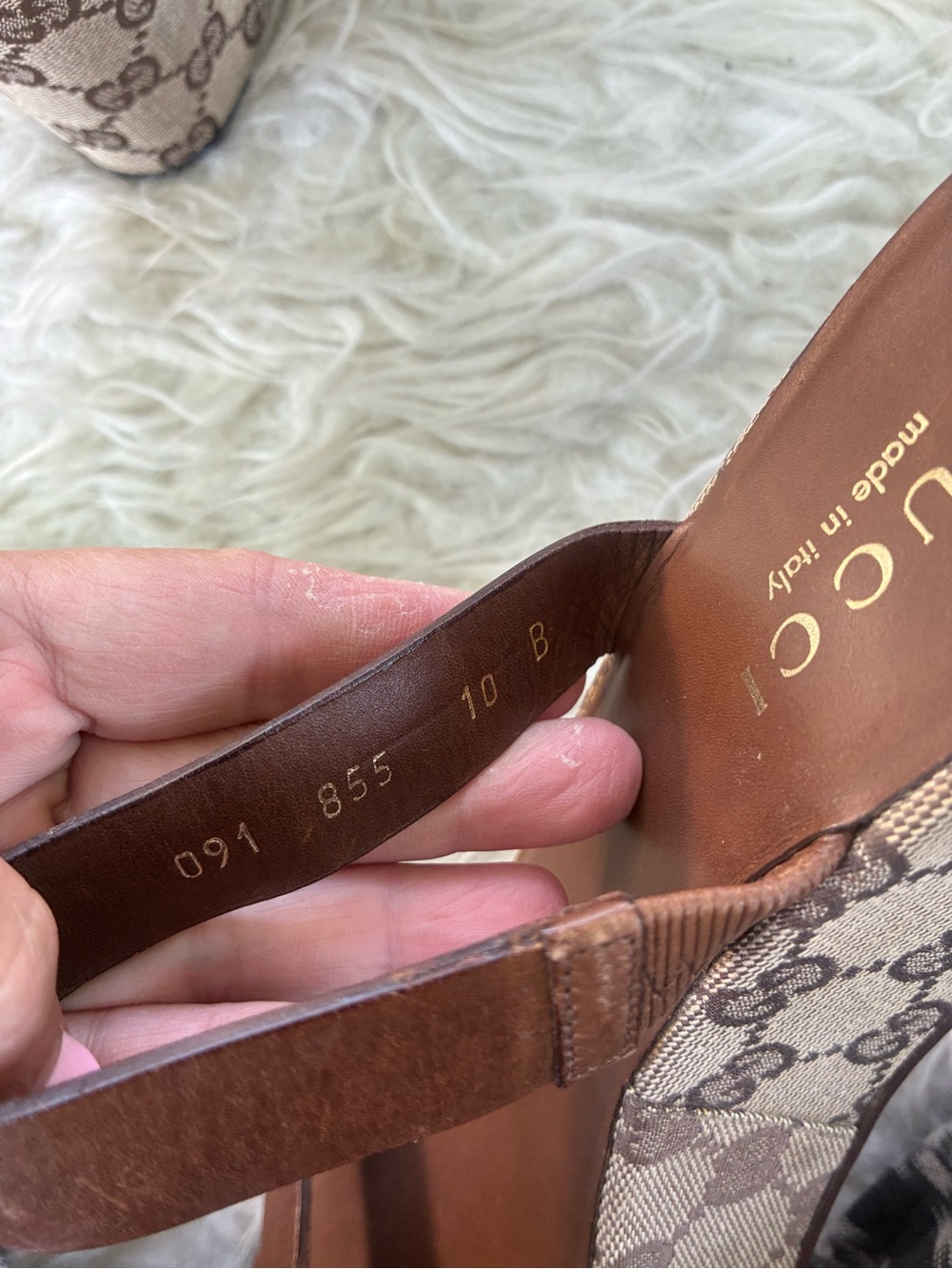 One day sale 🌺GORGEOUS VINTAGE GUCCI PLATFORM SANDALS🌺 - Picture 9 of 13